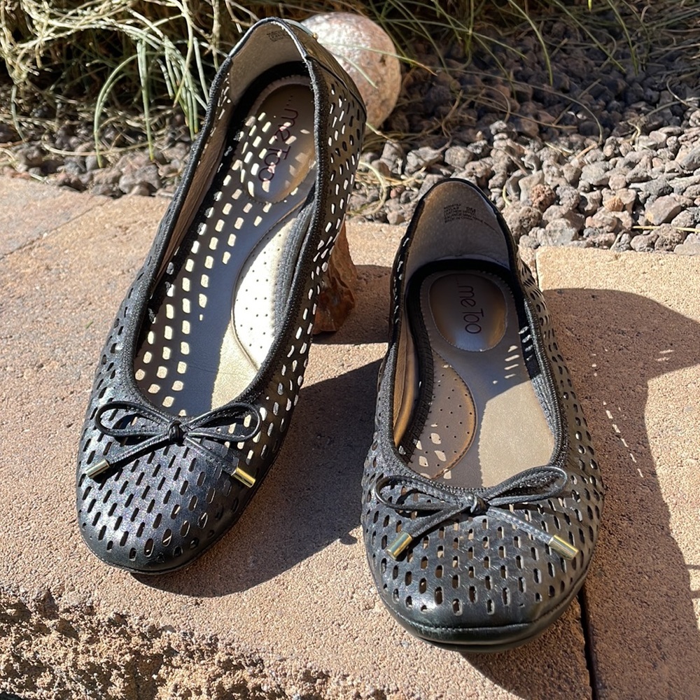 Me Too slip ons size 9 - Picture 4 of 7